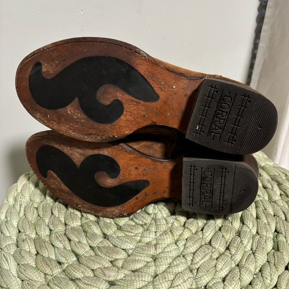 CORRAL Western Style Round Toe Lamb Leather Ankle Eudora Boots Chocolate-Tan - Picture 9 of 10